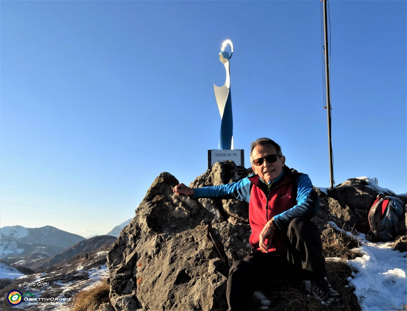 06 In vetta al Corno Zuccone (1458 m) - Madonna delle Cime.JPG -                                